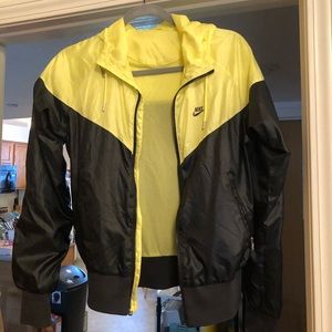 ****SOLD****Nike Women’s Windbreaker
